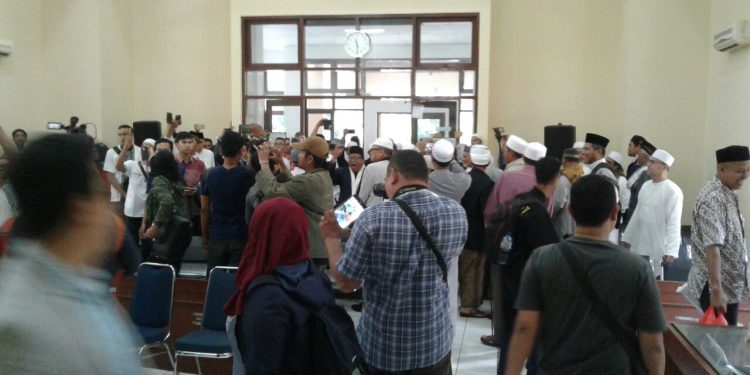 Sidang HIZBUT TAHRIR berakhir GADUH