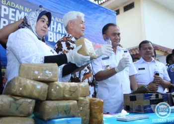 BNN Musnahkan Barang Bukti Narkotika Sabu 15 kg dan 21 Liter Ekstasi Cair