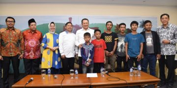 Ikuti Lomba Kritik DPR, Hadiahnya Motor “Dilan”, mau?