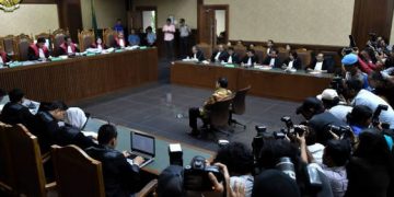Setnov Divonis 15 Tahun Penjara