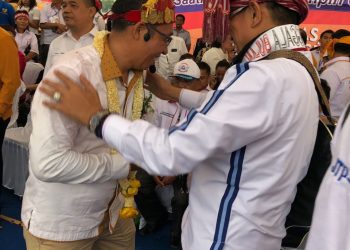 Sekjen DPP Partai Demokrat Hinca Panjaitan bersama Calon Bupati Taput 2018 Jonius Hutabarat saat Kampanye Akbar Pilkada