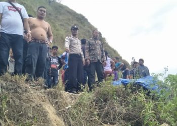 Mobil Fortuner Milik Warga Bekasi Terjun Ke Danau Toba