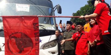 Menteri Koordinator Pembangunan Manusia dan Kebudayaan, Puan Maharani Melepas Rombongan Pemudik