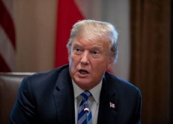 Trump Minta Apple Buat Produknya di AS Bila Ingin Biaya Murah