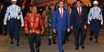 Presiden Jokowi Tiba di Merauke Usai Hadiri KTT ASEAN di Singapura