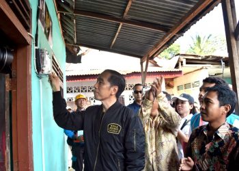 Presiden Pasang Listrik Gratis di Bogor