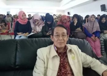 Guru Honorer Disetarakan dengan PNS, Bagaimana Nasib Perangkat Desa?