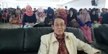 Guru Honorer Disetarakan dengan PNS, Bagaimana Nasib Perangkat Desa?