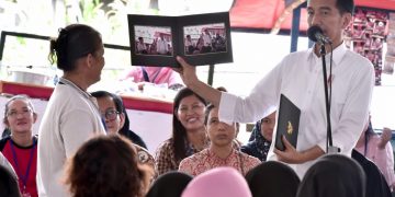 Saat Presiden Memuji Kerja Keras Nasabah Mekaar