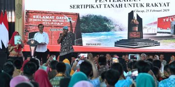 Presiden Jokowi Serahkan 1.500 Sertifikat di Cilacap