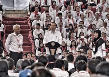 Jokowi Sebut Pengkritik Sri Mulyani Tak Mengerti Ekonomi Makro