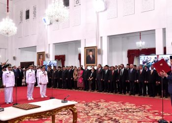 Presiden Jokowi Lantik Gubernur dan Wagub Jatim serta Gubernur Jambi