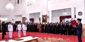 Presiden Jokowi Lantik Gubernur dan Wagub Jatim serta Gubernur Jambi