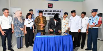 Presiden Jokowi Resmikan Bandara Wiriadinata