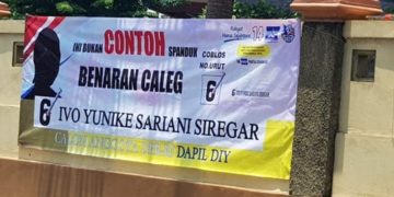 Unik, Caleg Ini Pilih Pasang Spanduk-spanduk Nyeleneh