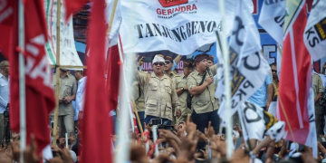 Kampanye di Bali, Prabowo Bangga Pendukungnya Bawa Spanduk Karung Beras
