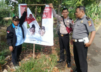 Kedapatan Rusak 8 Baliho Capres Jokowi, Rozi Nyaris Diamuk Massa