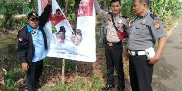 Kedapatan Rusak 8 Baliho Capres Jokowi, Rozi Nyaris Diamuk Massa