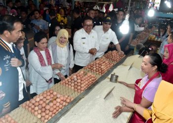 Presiden Jokowi dan Ibu Iriana Blusukan ke Pasar Sentral Gorontalo