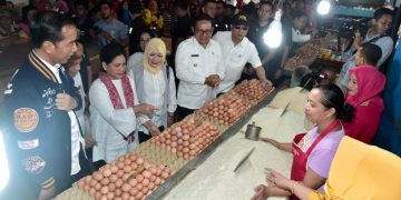 Presiden Jokowi dan Ibu Iriana Blusukan ke Pasar Sentral Gorontalo