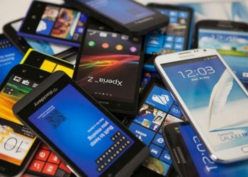 Kominfo Libatkan Operator Tindak Ponsel “Black Market”
