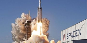 SpaceX Rampungkan Uji Terbang Roket Pembawa Misi ke Mars