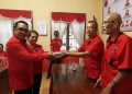 Astronout Nainggolan Kembalikan Formulir Balon Walikota Siantar