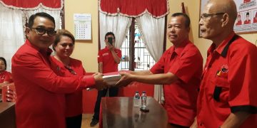 Astronout Nainggolan Kembalikan Formulir Balon Walikota Siantar