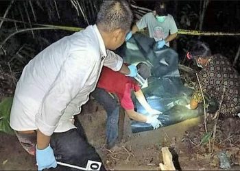 Bayi 2 Tahun Tewas Dianiaya Ayah Tiri, Ditanam di Lereng Bukit Dibantu Istrinya