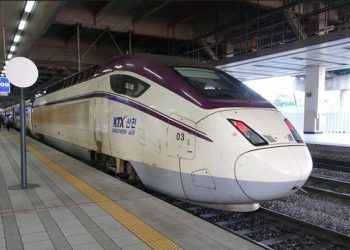 Kereta Semi Cepat Jakarta-Cirebon Ditargetkan Beroperasi 2024