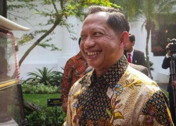 Beda Pengawalan Mendagri: Tjahjo Longgar, Tito Ekstra Ketat