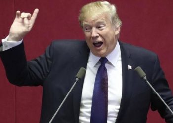 Trump Ingatkan Pemimpin Tertinggi Iran Hati-hati Berucap