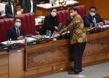 Draft UU Cipta Kerja Rampung 812 Halaman, Hari Ini Dikirim ke Presiden