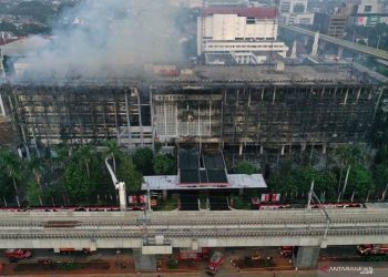 Ungkap Misteri Puntung Rokok dan Kebakaran 900 Derajat Celsius di Kejagung