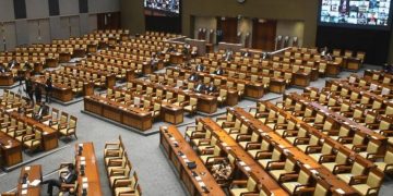 Tok! DPR Resmi Sahkan Omnibus Law Ciptaker