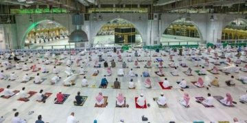 Arab Saudi Kembali Izinkan Jemaah Salat di Masjidil Haram