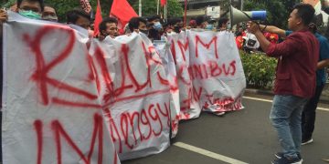 [FOTO] Sejumlah OKP Demo Tuntut Batalkan Omnibus Law Cipta Kerja