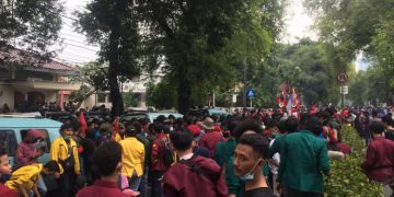 Demonstrasi Mahasiswa Tolak UU Cipta Kerja di Lampung Dibubarkan Paksa, YLBHI Desak Kapolri Tindak Tegas