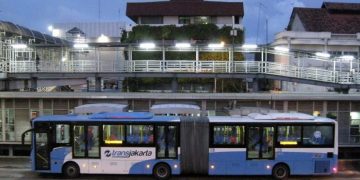 Demo Tolak Omnibus Law Hari Ini, TransJakarta Alihkan Rute