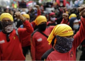 Buruh Minta Gubenur Cueki Menteri Jokowi soal UMP Tidak Naik