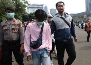 Polisi Masih Tahan 67 Peserta Demo Omnibus Law di Jakarta