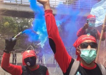 Demo Padati Patung Kuda, Massa Sesalkan Ancaman ke Buruh