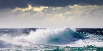 Potensi Gelombang Tinggi Pantai Selatan Jawa, BMKG Ingatkan agar Waspada