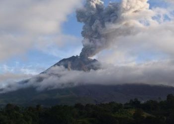 Tiga Kecamatan Terdampak Debu Vulkanik dan Awan Panas Gunung Sinabung