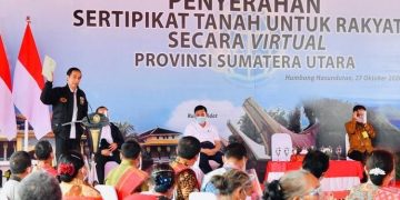 Bagi-bagi Sertifikat Tanah di Sumut, Jokowi: Jangan Dipakai Buat Beli Mobil