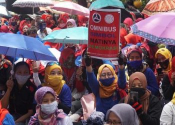 Pakar soal Lawan Omnibus Law: Uji MK dan Pembangkangan Sipil