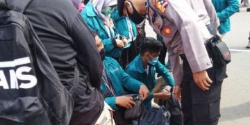 Polisi Tangkap Lagi Belasan Pemuda, Tas Mahasiswa Diperiksa