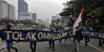 Kampus Tolak Fasilitasi Tes Covid Mahasiswa Pedemo Ciptaker