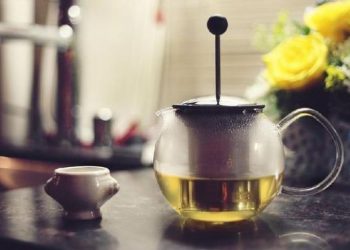 Cara Mengatasi Jerawat dengan Teh Hijau