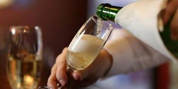 RUU Larangan Minuman Beralkohol: 2 Tahun atau Denda Bagi Peminum